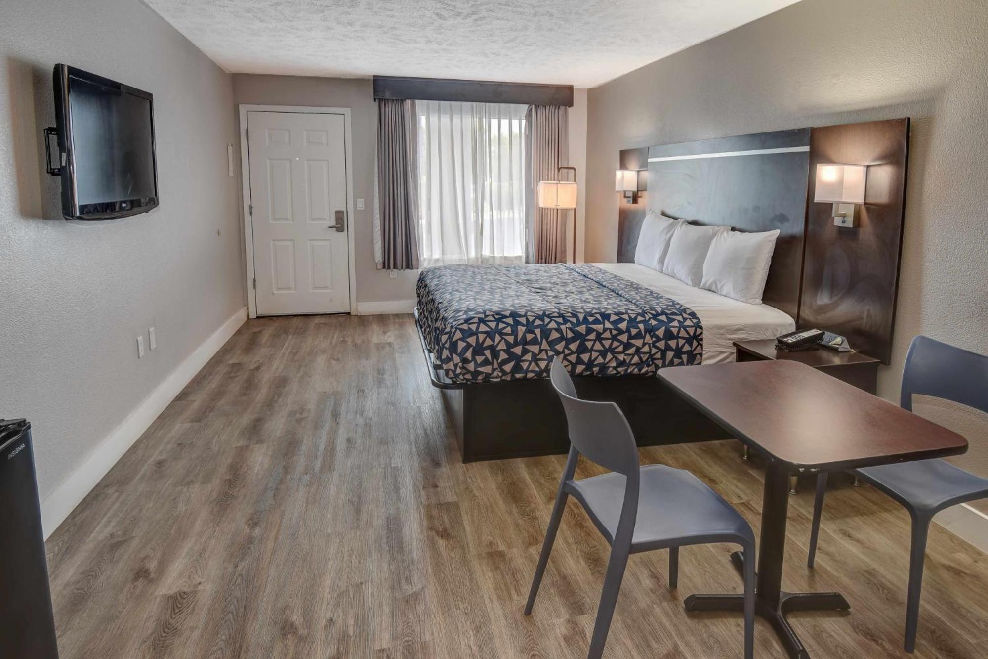 Econo Lodge Sevierville-Pigeon Forge On The River Exterior foto